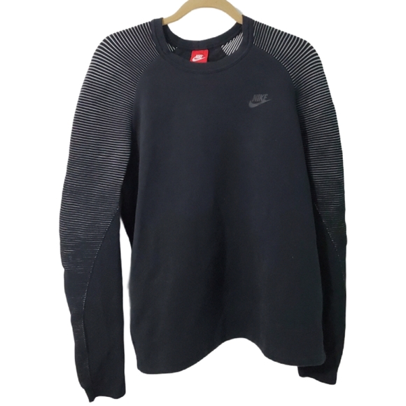 Nike Tops - Nike Tech Fleece Striped Crew Neck Sweatshirt L